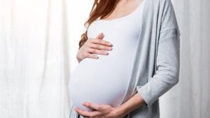 بررسی عوارض لیزر موهای زائد در بارداری در آفا